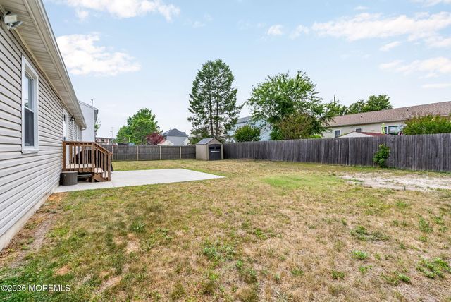 1516 Mizzen Avenue, Beachwood, NJ 08722
