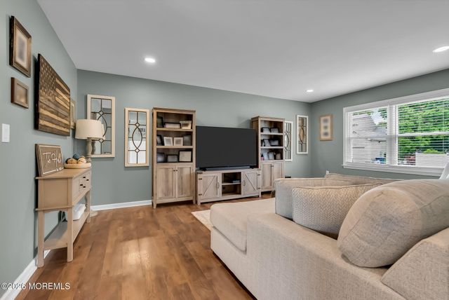 1516 Mizzen Avenue, Beachwood, NJ 08722