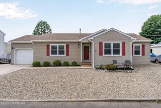1516 Mizzen Avenue, Beachwood, NJ 08722