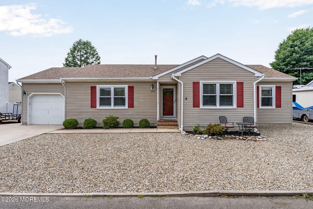 1516 Mizzen Avenue, Beachwood, NJ 08722