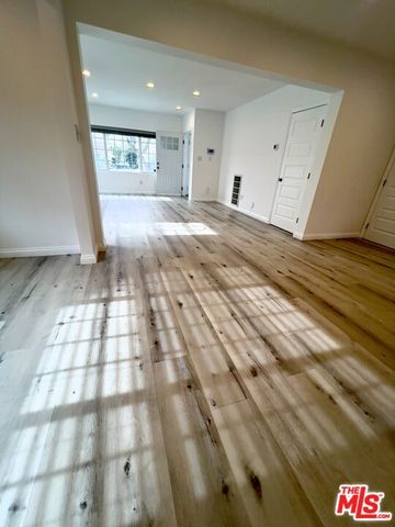 1206 Keniston Avenue, Los Angeles, CA 90019