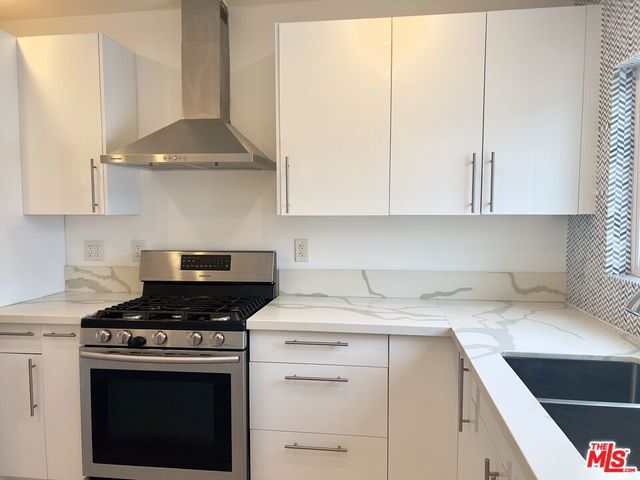 1206 Keniston Avenue, Los Angeles, CA 90019