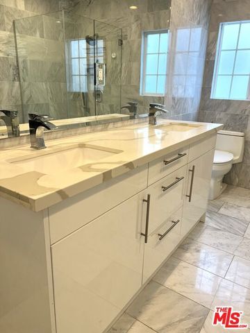 1206 Keniston Avenue, Los Angeles, CA 90019