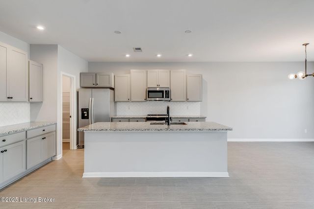 334 Bridlewood Dr, Shepherdsville, KY 40165