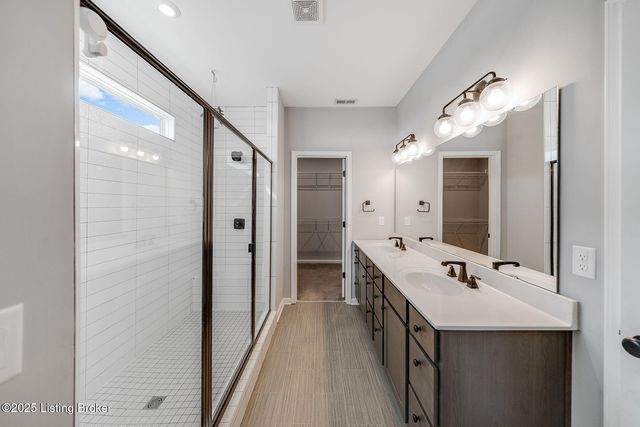 334 Bridlewood Dr, Shepherdsville, KY 40165