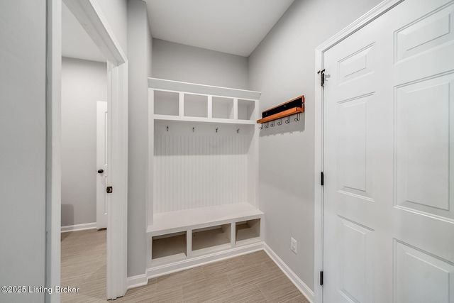 334 Bridlewood Dr, Shepherdsville, KY 40165