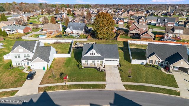 334 Bridlewood Dr, Shepherdsville, KY 40165