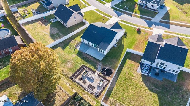 334 Bridlewood Dr, Shepherdsville, KY 40165