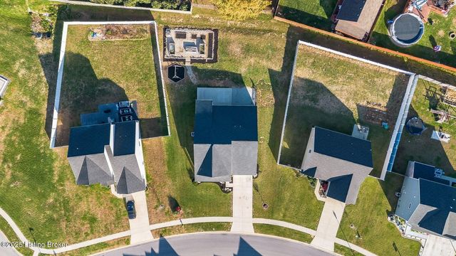 334 Bridlewood Dr, Shepherdsville, KY 40165