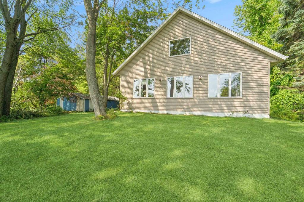 4472 OAKLAND LANE, Oconto, WI 54153