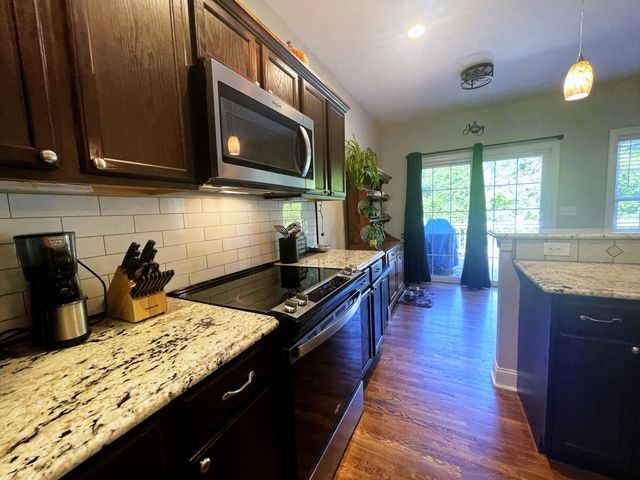 1182 Crest Ridge DR, Bedford, VA 24523