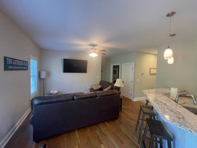 1182 Crest Ridge DR, Bedford, VA 24523