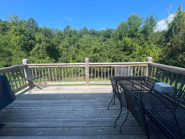 1182 Crest Ridge DR, Bedford, VA 24523