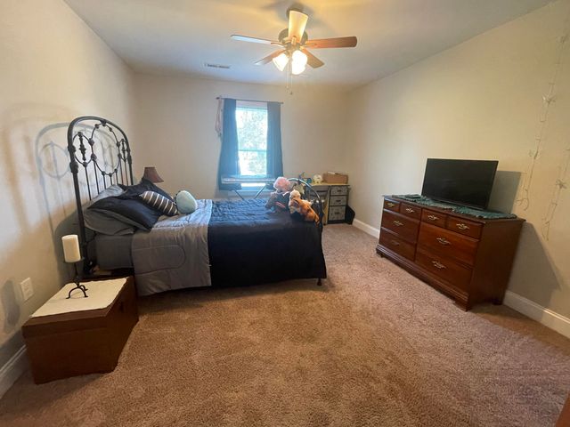 1182 Crest Ridge DR, Bedford, VA 24523