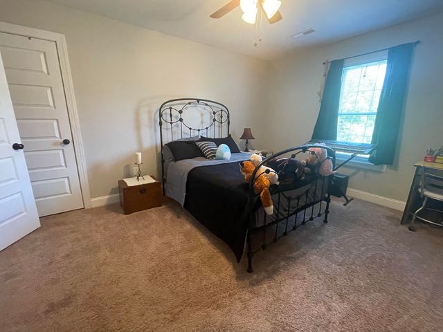 1182 Crest Ridge DR, Bedford, VA 24523
