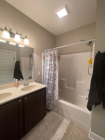 1182 Crest Ridge DR, Bedford, VA 24523