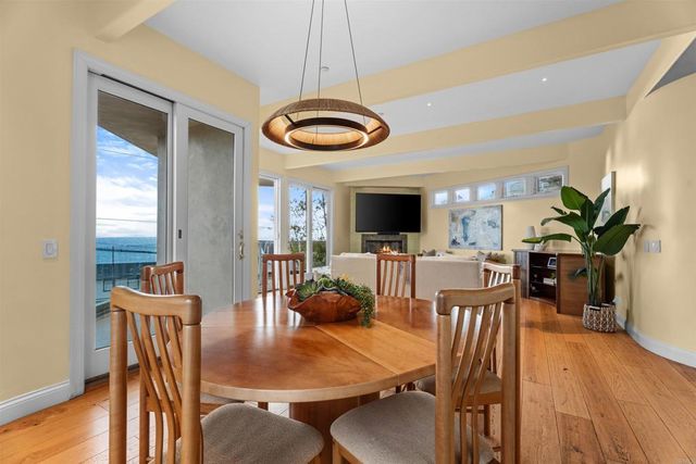 1477 Neptune Avenue, Encinitas, CA 92024