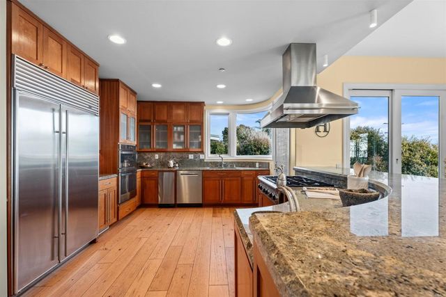 1477 Neptune Avenue, Encinitas, CA 92024