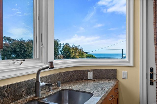 1477 Neptune Avenue, Encinitas, CA 92024