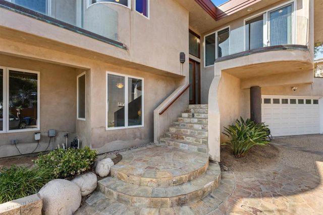 1477 Neptune Avenue, Encinitas, CA 92024