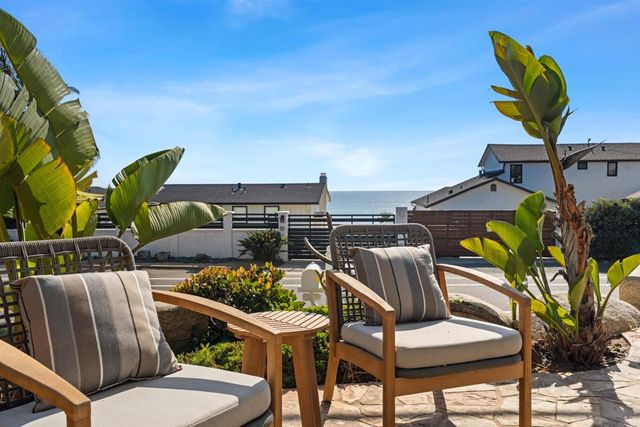 1477 Neptune Avenue, Encinitas, CA 92024