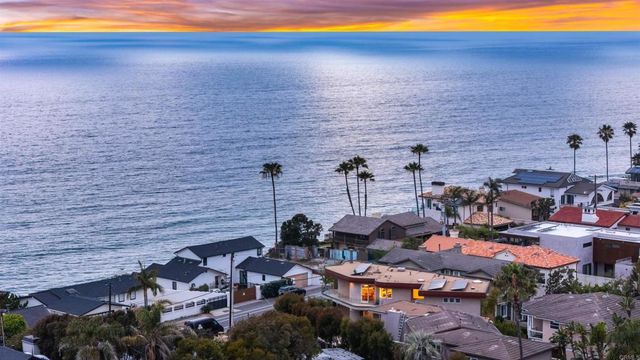 1477 Neptune Avenue, Encinitas, CA 92024