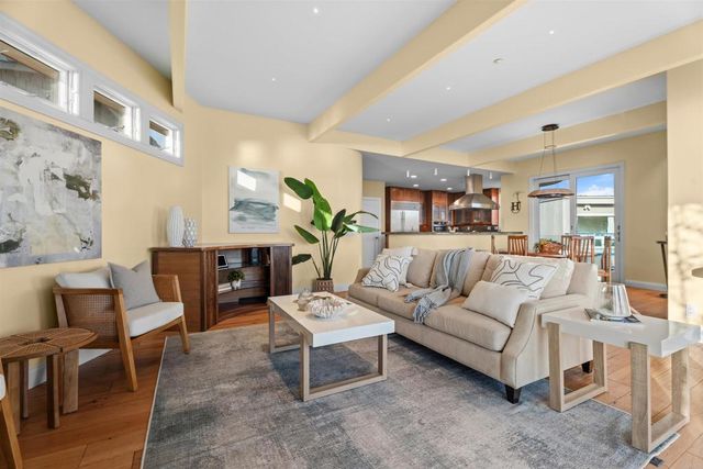 1477 Neptune Avenue, Encinitas, CA 92024