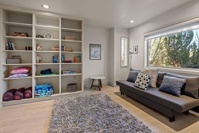 10157 Sundance Ridge Loop SW, Redmond, OR 97756