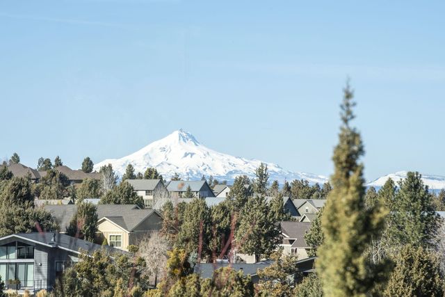 10157 Sundance Ridge Loop SW, Redmond, OR 97756