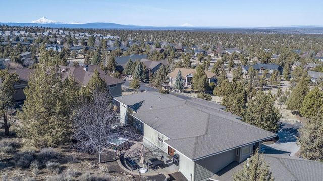 10157 Sundance Ridge Loop SW, Redmond, OR 97756