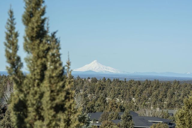 10157 Sundance Ridge Loop SW, Redmond, OR 97756