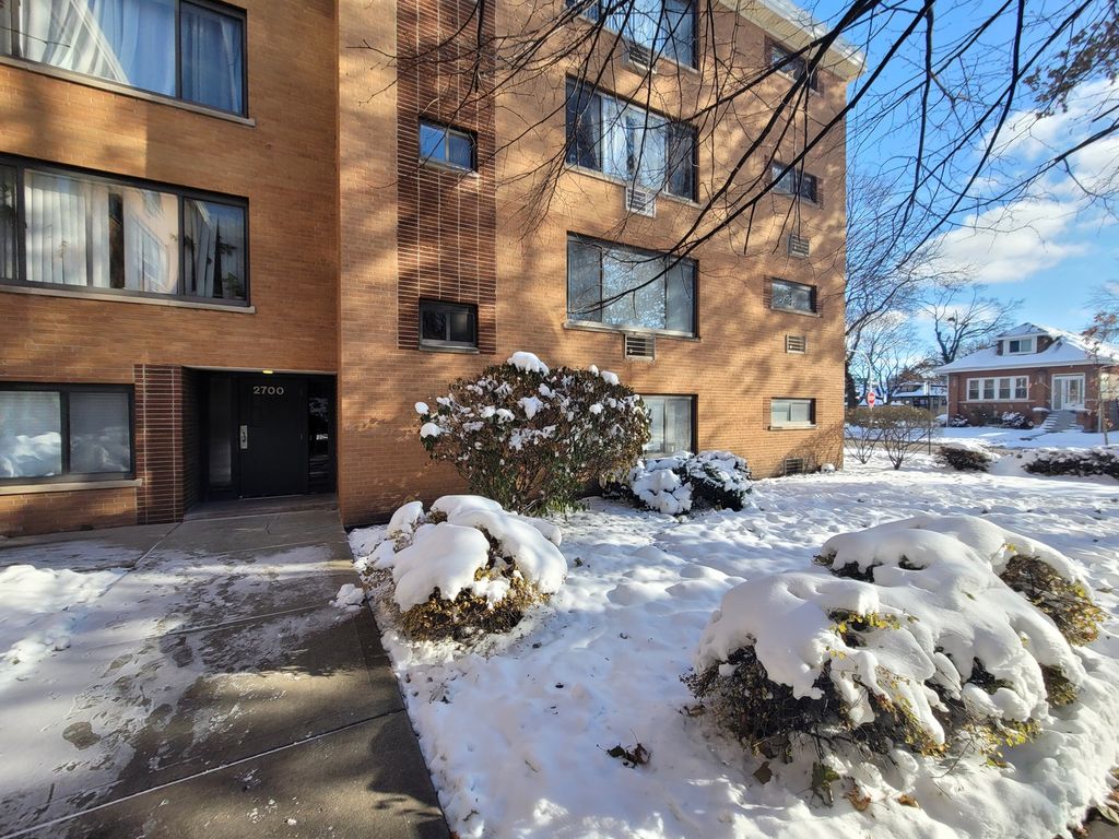 2700 W LUNT Avenue 201, Chicago, IL 60645
