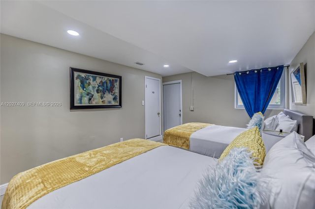 204 SE 4th Ter, Dania Beach, FL 33004