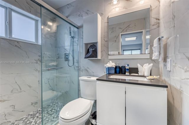 204 SE 4th Ter, Dania Beach, FL 33004