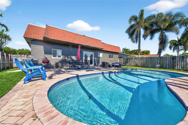 204 SE 4th Ter, Dania Beach, FL 33004