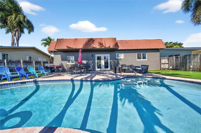 204 SE 4th Ter, Dania Beach, FL 33004