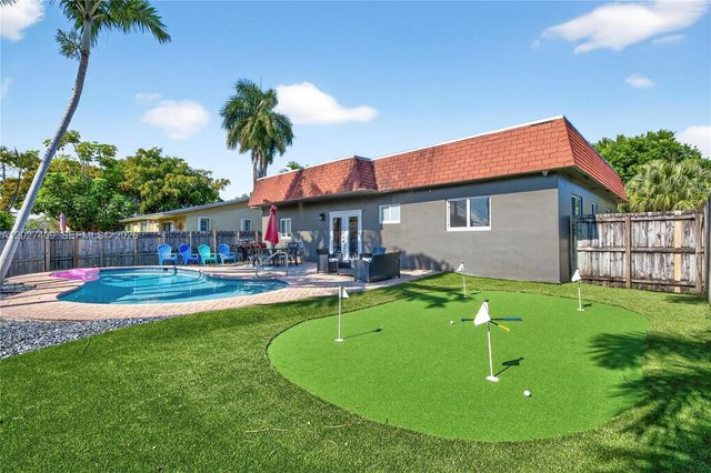 204 SE 4th Ter, Dania Beach, FL 33004