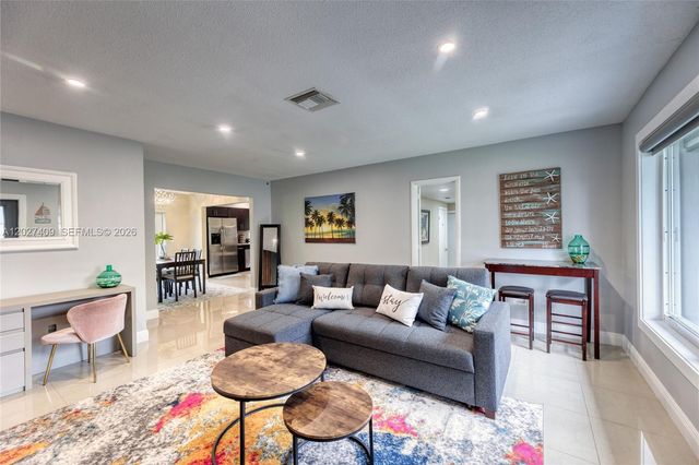 204 SE 4th Ter, Dania Beach, FL 33004
