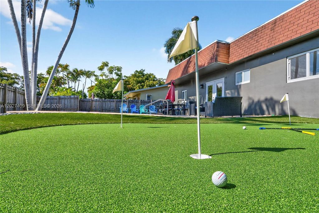 204 SE 4th Ter, Dania Beach, FL 33004