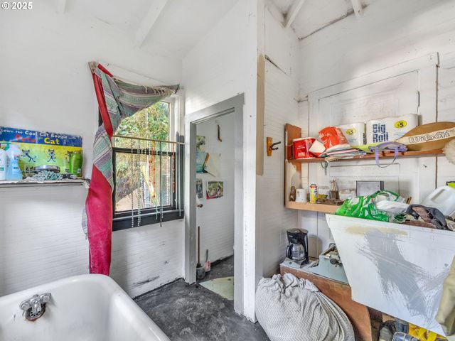 156 LINCOLN St, Astoria, OR 97103