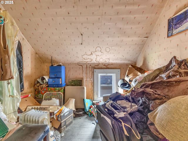 156 LINCOLN St, Astoria, OR 97103