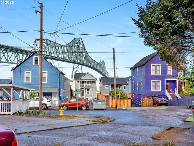 156 LINCOLN St, Astoria, OR 97103