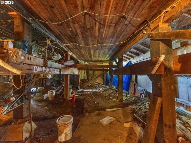 156 LINCOLN St, Astoria, OR 97103