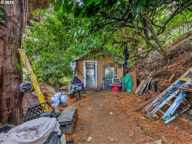 156 LINCOLN St, Astoria, OR 97103