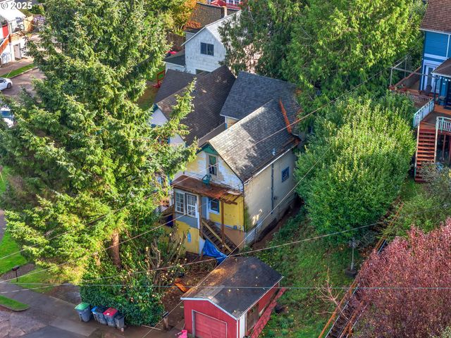 156 LINCOLN St, Astoria, OR 97103