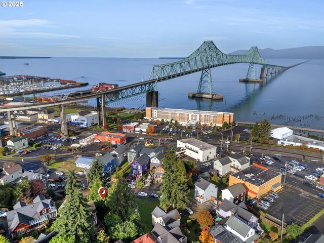 156 LINCOLN St, Astoria, OR 97103