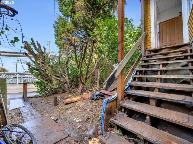 156 LINCOLN St, Astoria, OR 97103