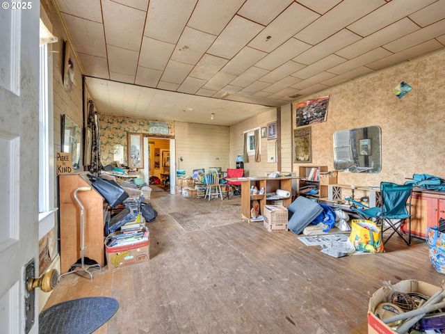 156 LINCOLN St, Astoria, OR 97103