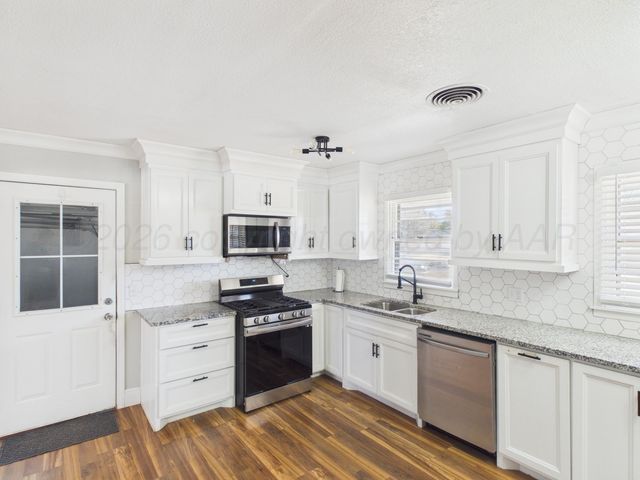 302 MORTON Avenue, Dumas, TX 79029