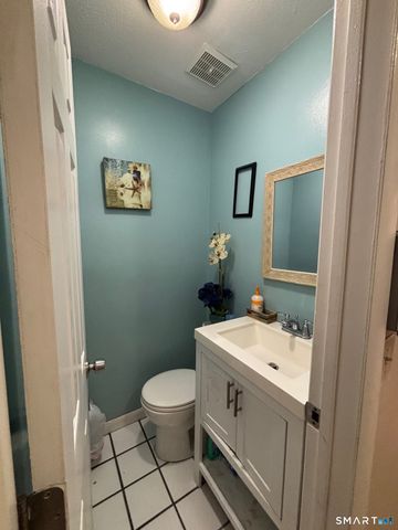 6 Irving Place, Danbury, CT 06810